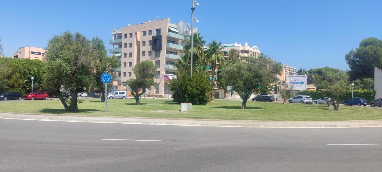 Vacaciones En Pineda Con 2 Piscinas, Playa A 5 Min Apartment